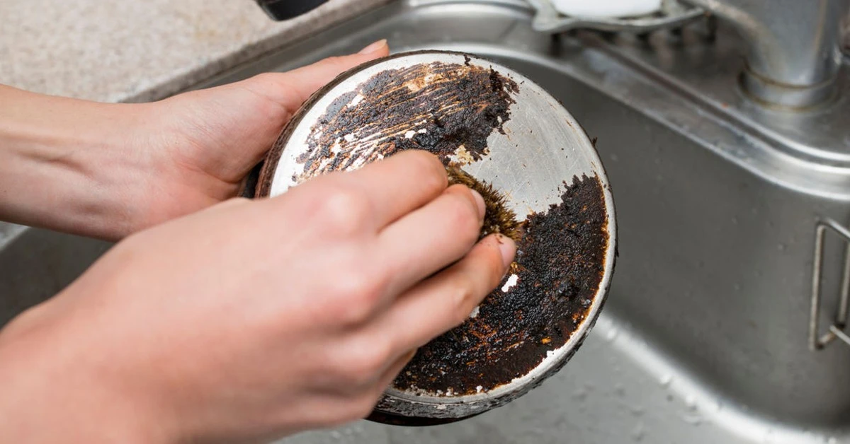 Ocet a kávová sedlina: Přírodní způsob jak vyčistit zanesené odpady - image 2