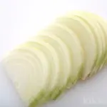 Proč položit cibuli vedle postele: Překvapivý trik pro lepší spánek