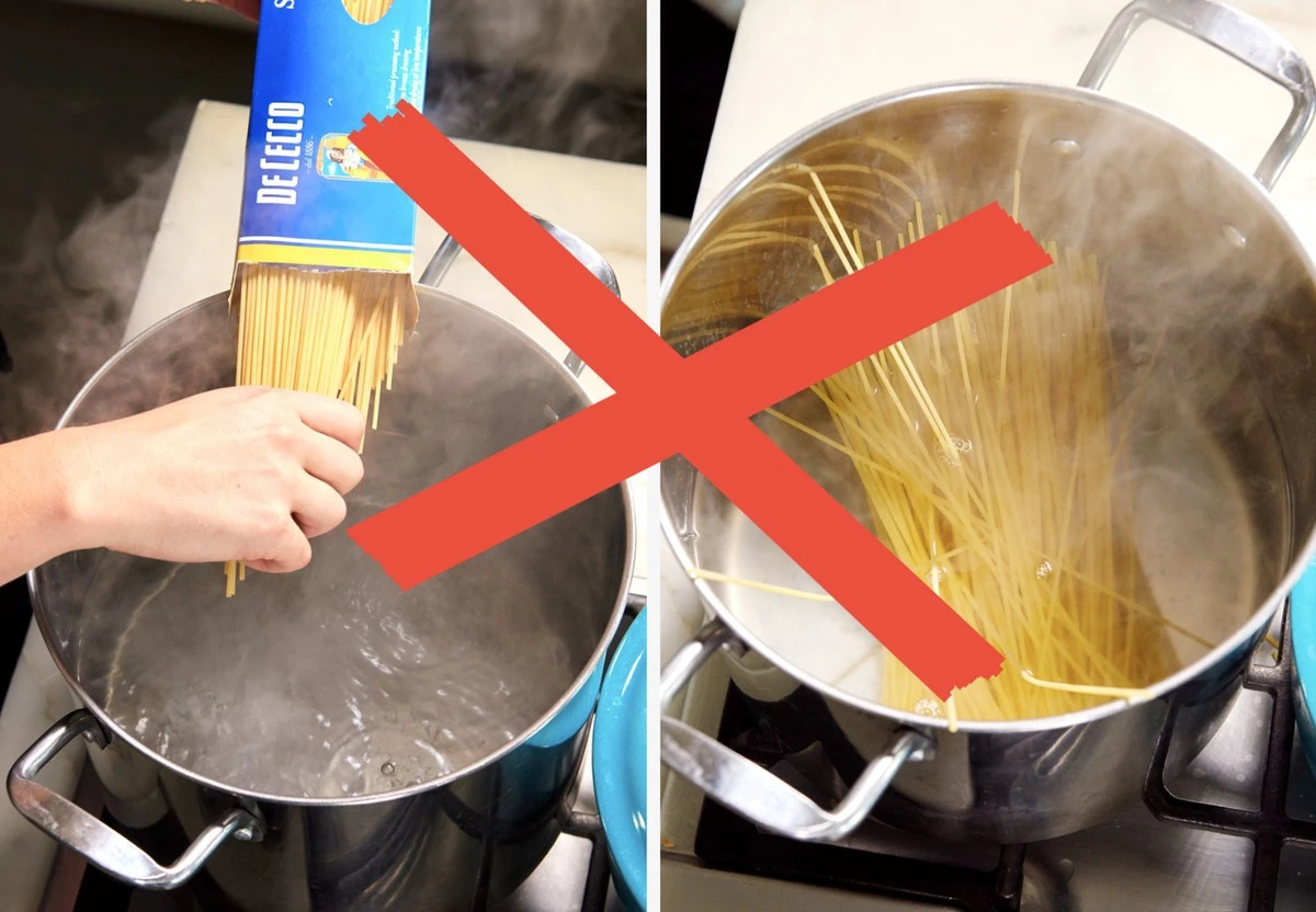 Proč položit dřevěnou lžíci na hrnec s vařící vodou? Trik, který funguje - image 2