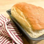 Proč profesionální pekaři vždy přidávají lžíci jogurtu do těsta na chléb.