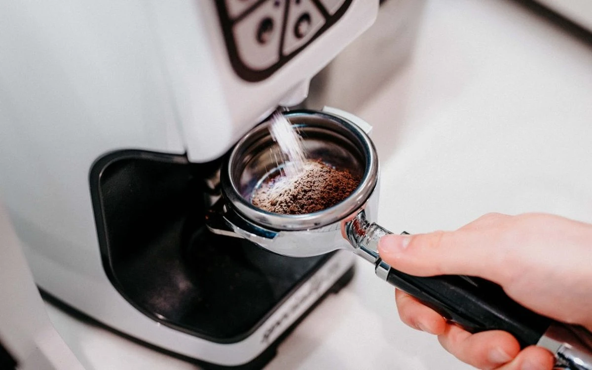 Proč profesionálové mrazí kávová zrna před mletím? Tajemství dokonalé chuti - image 1