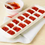 Šéfkuchaři odhalují: Proč vždy přidávají kostku ledu do omáčky při ohřívání.